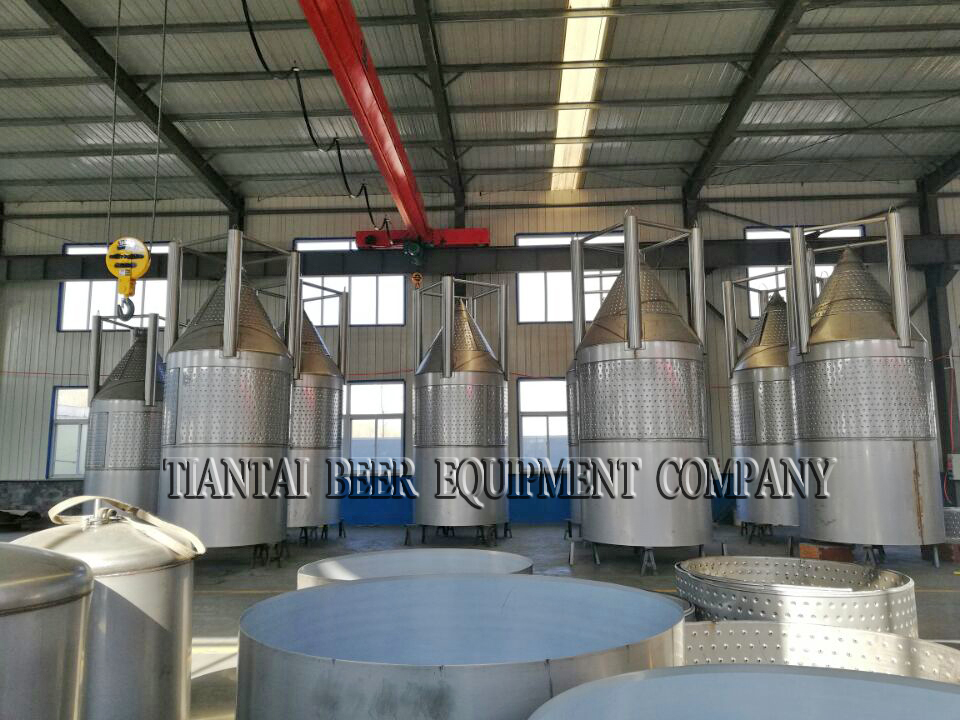 <b>5000l beer fermenter under manufacturing</b>